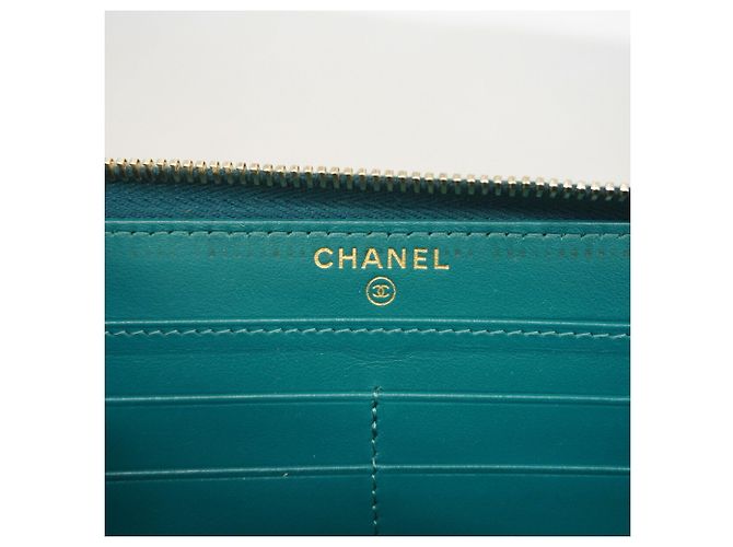 Cartera larga de piel de cordero verde de Chanel - vista 4