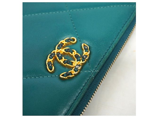 Cartera larga de piel de cordero verde de Chanel - vista 8