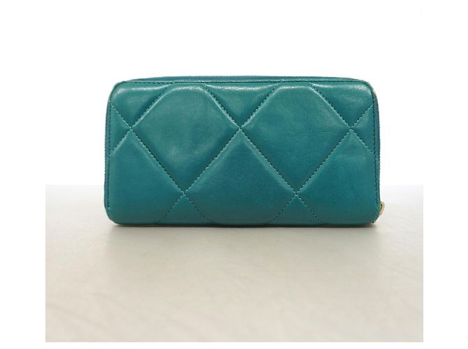 Cartera larga de piel de cordero verde de Chanel - vista 9
