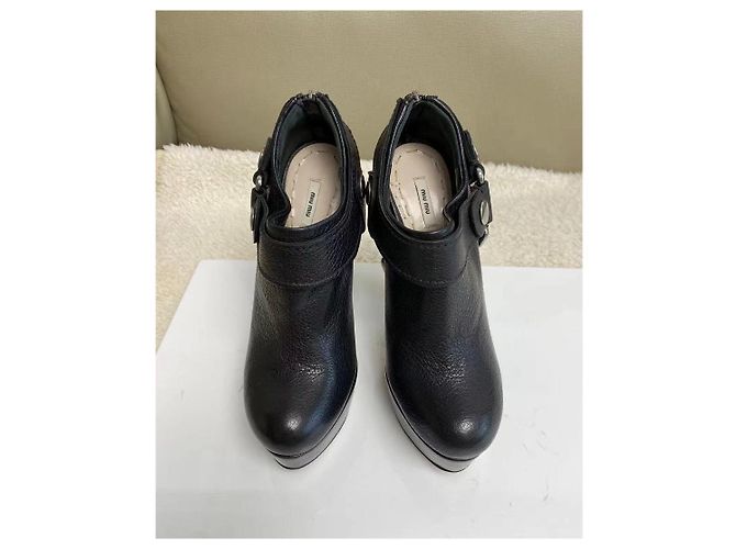Miu Miu Stivaletti con tacco in pelle nera Nero - vista 2