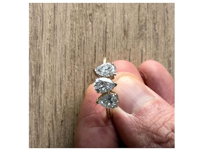 Autre Marque 14k Gelbgold Ring mit drei birnenförmigen Diamanten - Ansicht 4