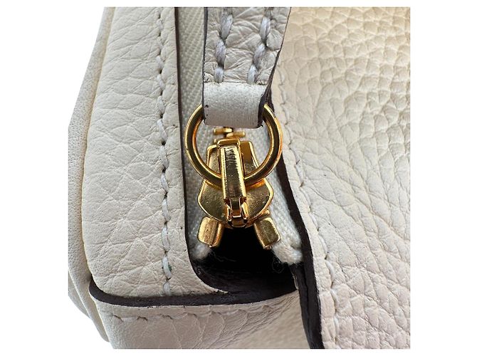 Borsa a tracolla Hermès Lindy 26 in pelle Clemence Cream Bianco Crudo - vista 13