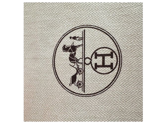 Borsa a tracolla Hermès Lindy 26 in pelle Clemence Cream Bianco Crudo - vista 5