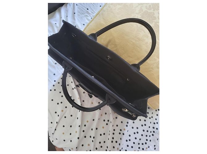 Salvatore Ferragamo Borsa tote in tessuto nero con chiusura Vara - vista 2
