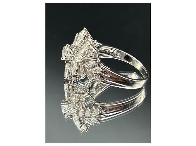 Autre Marque Anello La Regina in Oro Bianco 18k con 21 Diamanti Naturali - vista 10