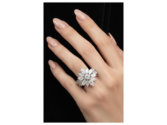 Autre Marque Anello La Regina in Oro Bianco 18k con 21 Diamanti Naturali - vista 3