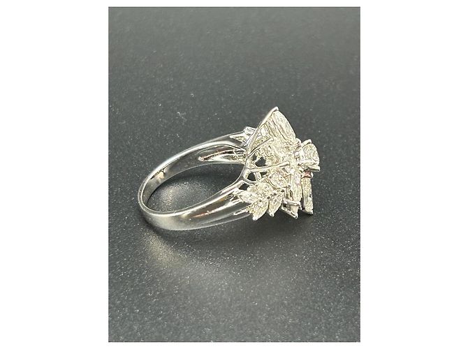 Autre Marque Anello La Regina in Oro Bianco 18k con 21 Diamanti Naturali - vista 8