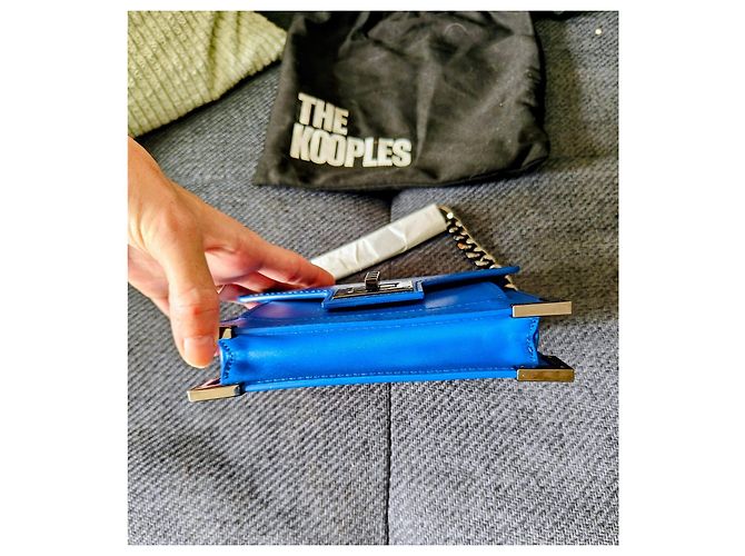 Bolsa de ombro The Kooples Emily em couro azul - vista 4