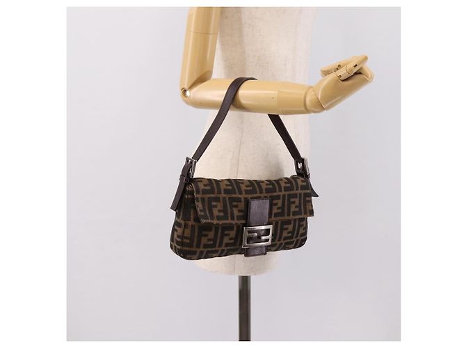 Bolso de hombro FENDI Zucca Canvas Mamma Baguette Negro Marrón Auth 203887V Castaño - vista 25