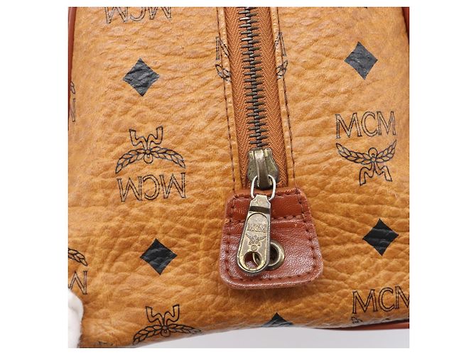 Borsa Boston MCM Logogram Vicetos PVC Pelle Marrone Oro Auth 204073 D'oro - vista 18