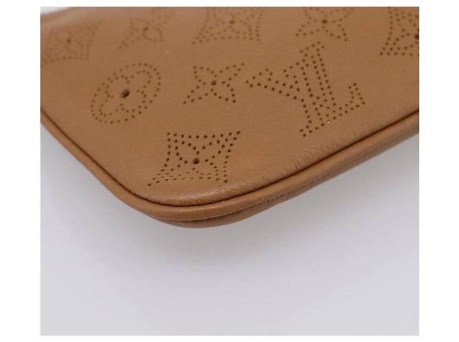 LOUIS VUITTON Mahina Selene PM Pouch Leather Caramel LV Auth 203909V Karamell - Ansicht 15