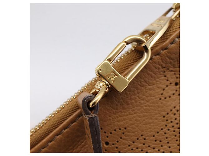 LOUIS VUITTON Mahina Selene PM Pouch Leather Caramel LV Auth 203909V Karamell - Ansicht 18