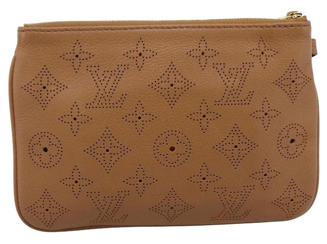 LOUIS VUITTON Mahina Selene PM Pouch Leather Caramel LV Auth 203909V Karamell - Ansicht 2