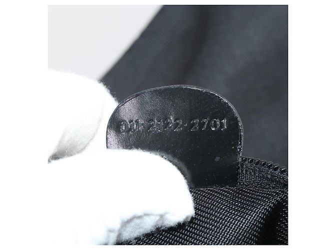 Funda para prendas GUCCI Nylon Negro Plata Auth bs36902 - vista 12