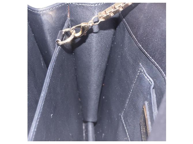 Borsa a tracolla Salvatore Ferragamo Gancini Chain in pelle nera e oro autentica 204374A - vista 25