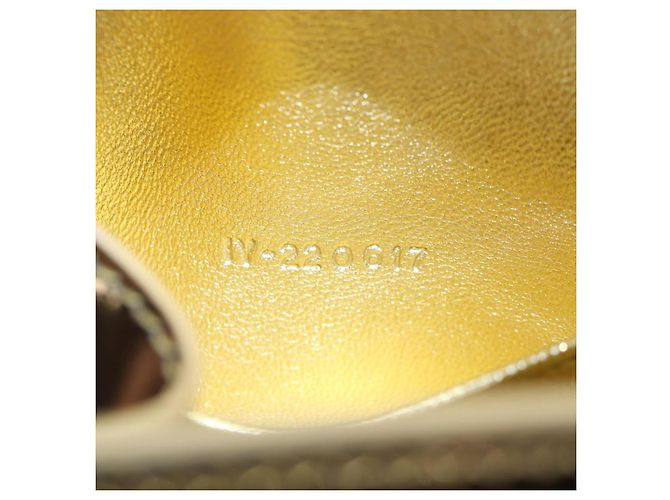 Borsa a tracolla Salvatore Ferragamo Gancini in pelle metallizzata Oro Auth 203812V - vista 11