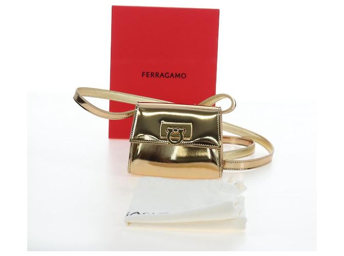 Borsa a tracolla Salvatore Ferragamo Gancini in pelle metallizzata Oro Auth 203812V - vista 12
