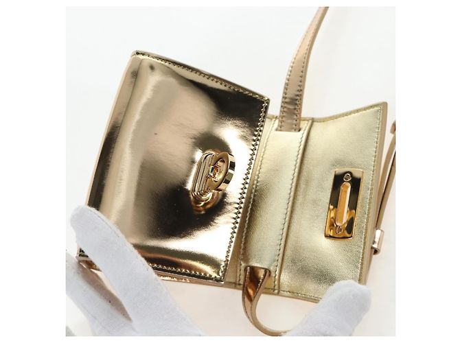Borsa a tracolla Salvatore Ferragamo Gancini in pelle metallizzata Oro Auth 203812V - vista 21