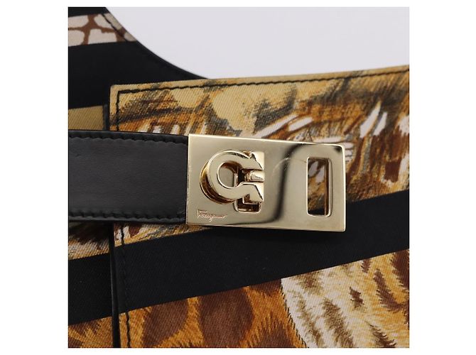 Borsa a mano Salvatore Ferragamo Leopard Nylon Pelle Beige Gold Auth am12601V D'oro - vista 20