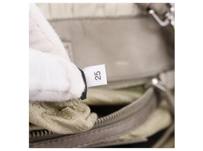 Bolso de mano Prada Gathered de piel 2way Gris Plata Auth 204095V Castaño - vista 11