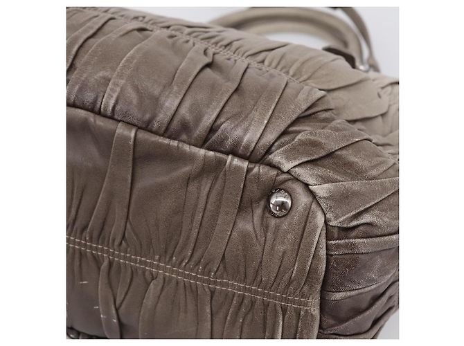 Bolso de mano Prada Gathered de piel 2way Gris Plata Auth 204095V Castaño - vista 19