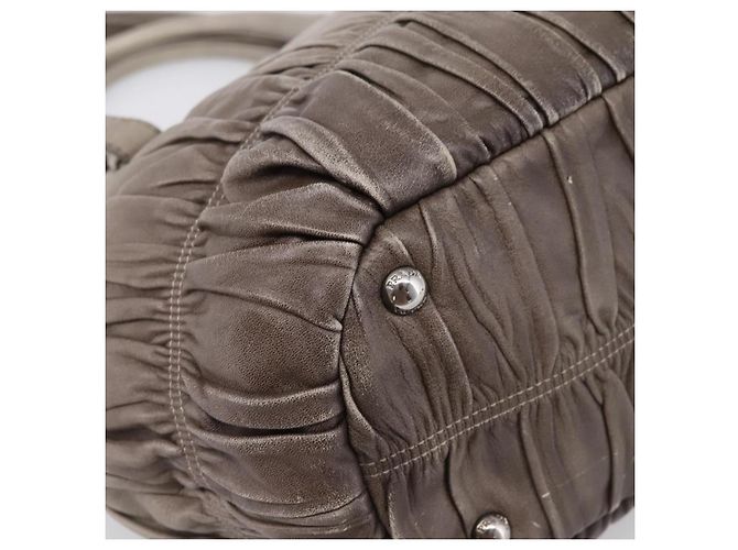 Bolso de mano Prada Gathered de piel 2way Gris Plata Auth 204095V Castaño - vista 20