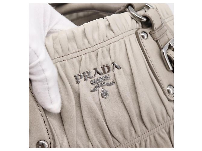 Bolso de mano Prada Gathered de piel 2way Gris Plata Auth 204095V Castaño - vista 21