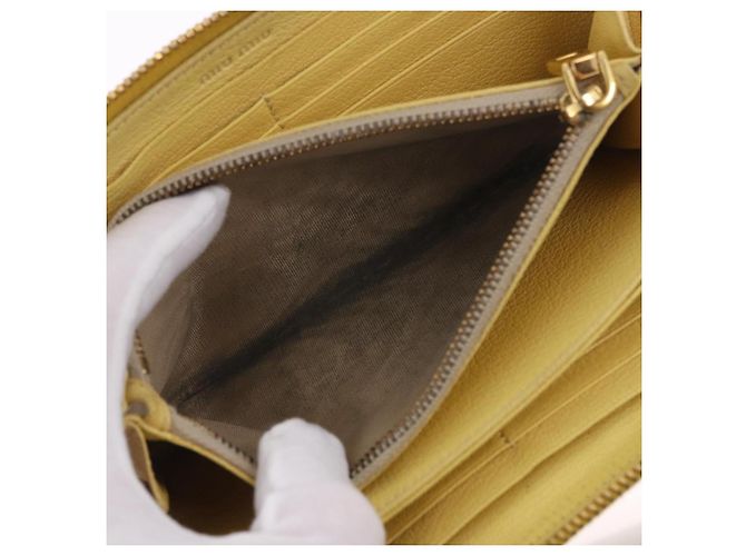 Cartera larga Miu Miu de piel Amarillo Oro Auth 200735A Dorado - vista 11