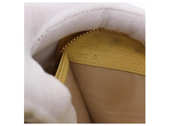 Cartera larga Miu Miu de piel Amarillo Oro Auth 200735A Dorado - vista 12