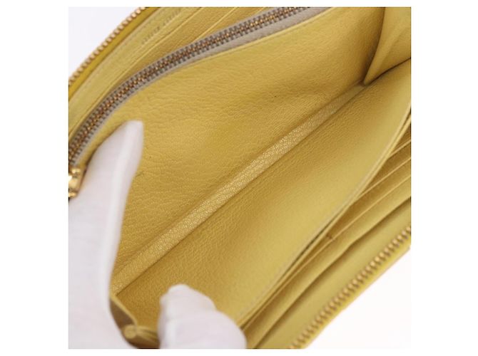 Cartera larga Miu Miu de piel Amarillo Oro Auth 200735A Dorado - vista 25