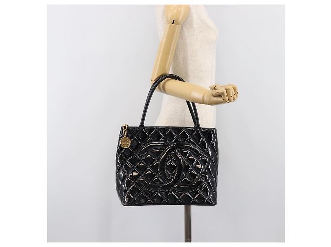 CHANEL COCO Mark Standard Tote Bag aus Lackleder Schwarz Gold CC Auth ki6845M Golden - Ansicht 25