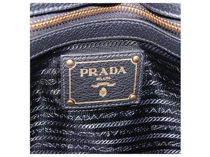 Bolsa de Ombro PRADA em Couro Preto e Dourado Auth ka6289M - vista 15