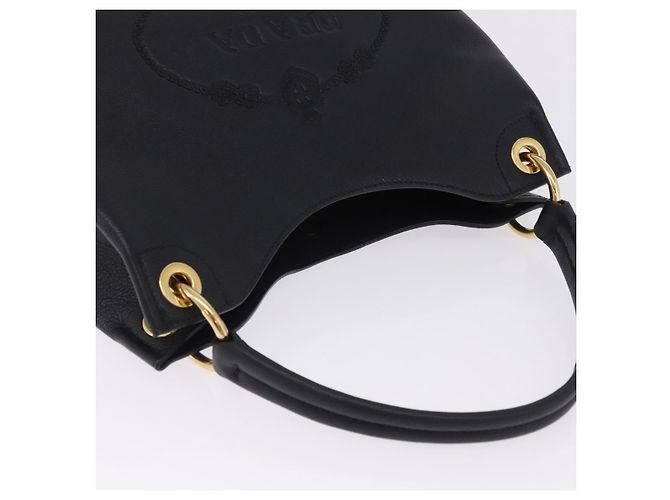 Bolsa de Ombro PRADA em Couro Preto e Dourado Auth ka6289M - vista 5