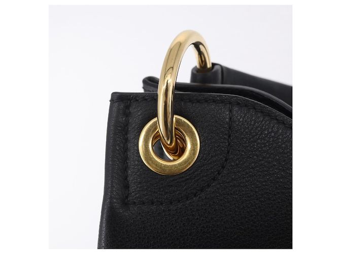 Bolsa de Ombro PRADA em Couro Preto e Dourado Auth ka6289M - vista 9
