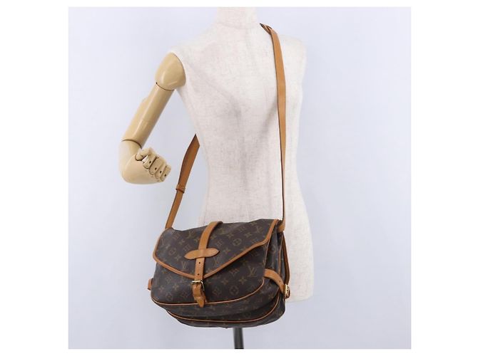 LOUIS VUITTON Sac à bandoulière Monogram Saumur 30 M42256 LV Auth 200894V Monogramme - vue 36