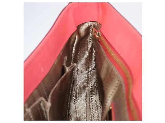 Borsa a tracolla Salvatore Ferragamo Gancini Chain in pelle Pink Gold Auth 204648A Rosa - vista 23