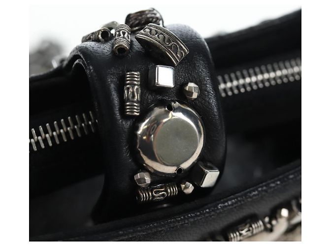 CHANEL Pochette épaule à chaîne en agneau noir argenté CC Auth 200770SAM - vue 22