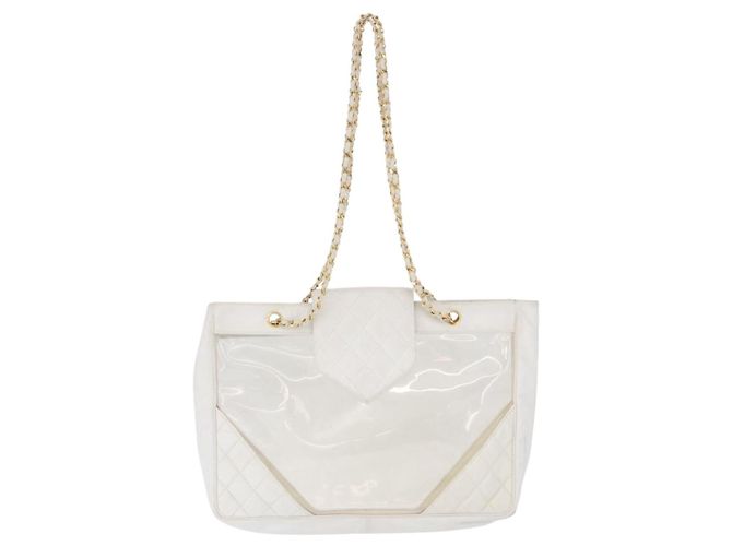 Bolsa de Ombro CHANEL Matelasse com Corrente em Vinil Branco com Detalhes Dourados CC Auth 201328 - vista 13