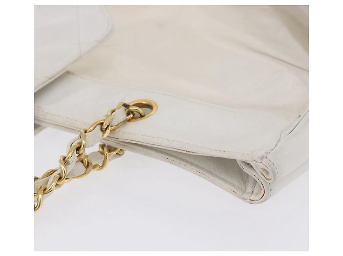 Bolsa de Ombro CHANEL Matelasse com Corrente em Vinil Branco com Detalhes Dourados CC Auth 201328 - vista 15