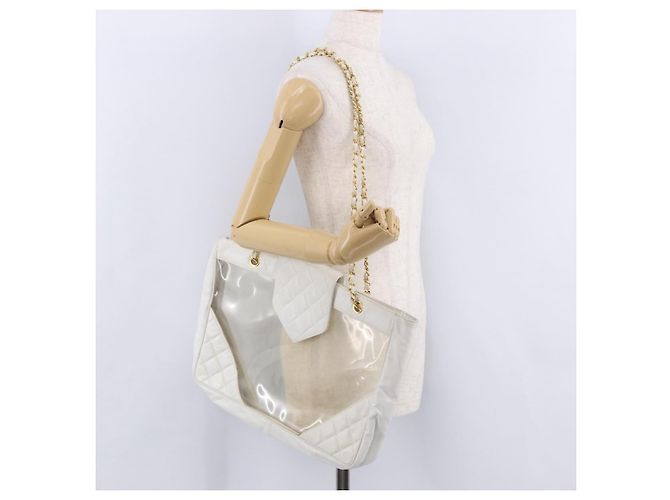 Bolsa de Ombro CHANEL Matelasse com Corrente em Vinil Branco com Detalhes Dourados CC Auth 201328 - vista 29