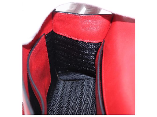 Bolso de hombro con cadena PRADA de cuero rojo plata Auth ka6268V Roja - vista 24