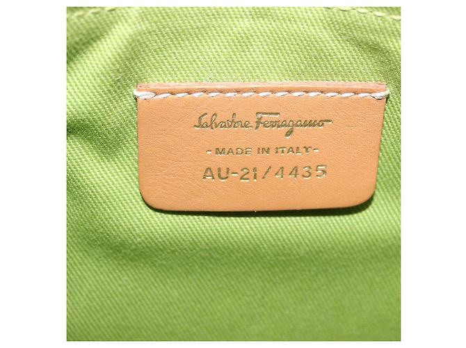 Pouch accessori Salvatore Ferragamo Gancini PVC Canvas White Gold Auth 204147 Bianco D'oro - vista 12