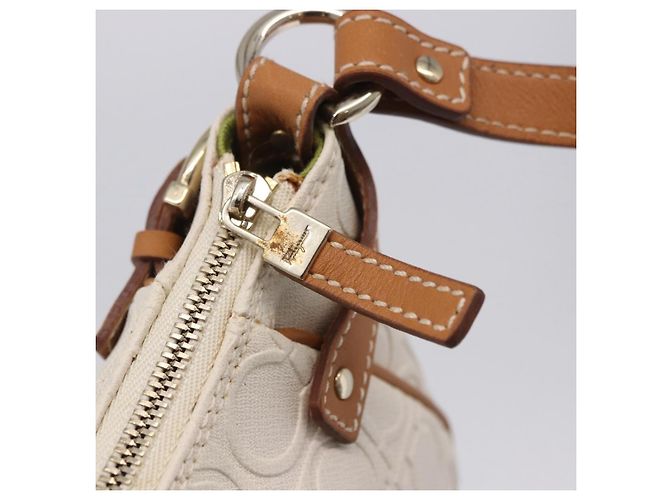 Pouch accessori Salvatore Ferragamo Gancini PVC Canvas White Gold Auth 204147 Bianco D'oro - vista 22