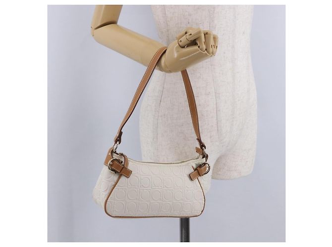 Pouch accessori Salvatore Ferragamo Gancini PVC Canvas White Gold Auth 204147 Bianco D'oro - vista 25