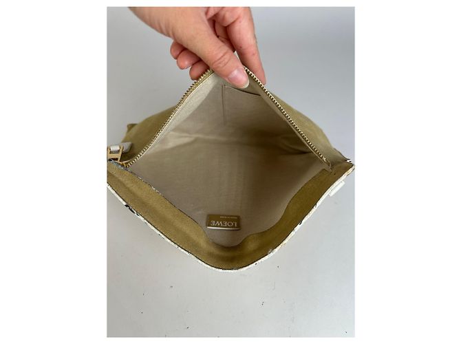 Clutch con zip Vintage Loewe effetto scamosciato c. fine anni 2000 Beige - vista 13
