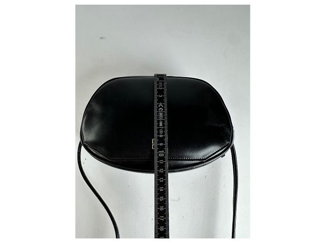 Vintage Givenchy 4G Logo Schultertasche mit Klappe c. 1980s Black Gold Schwarz - Ansicht 12