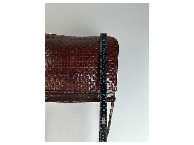 Zucchino Vintage Fendi Gesteppte Leder-Umhängetasche mit Klappe Ende der 1990er Dunkelbraun - Ansicht 10