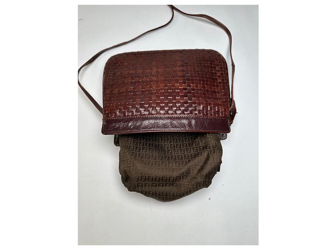 Zucchino Vintage Fendi Gesteppte Leder-Umhängetasche mit Klappe Ende der 1990er Dunkelbraun - Ansicht 3