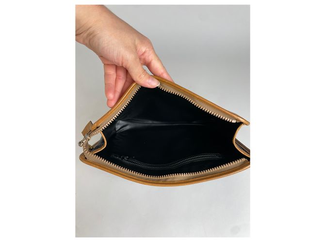 Céline Vintage Celine Blazon Leather Clutch Late 1980s Black Beige - view 3