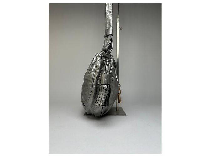 Vintage See by Chloé Crossbody-Tasche mit Klappe aus Narbenleder ca. Mitte der 2000er Silber Metallisch - Ansicht 4